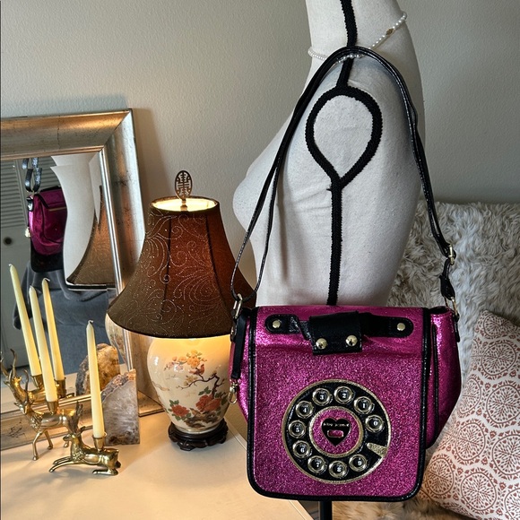 Betsey Johnson Hotline Retro Phone Crossbody bag in metallic fuchsia OS